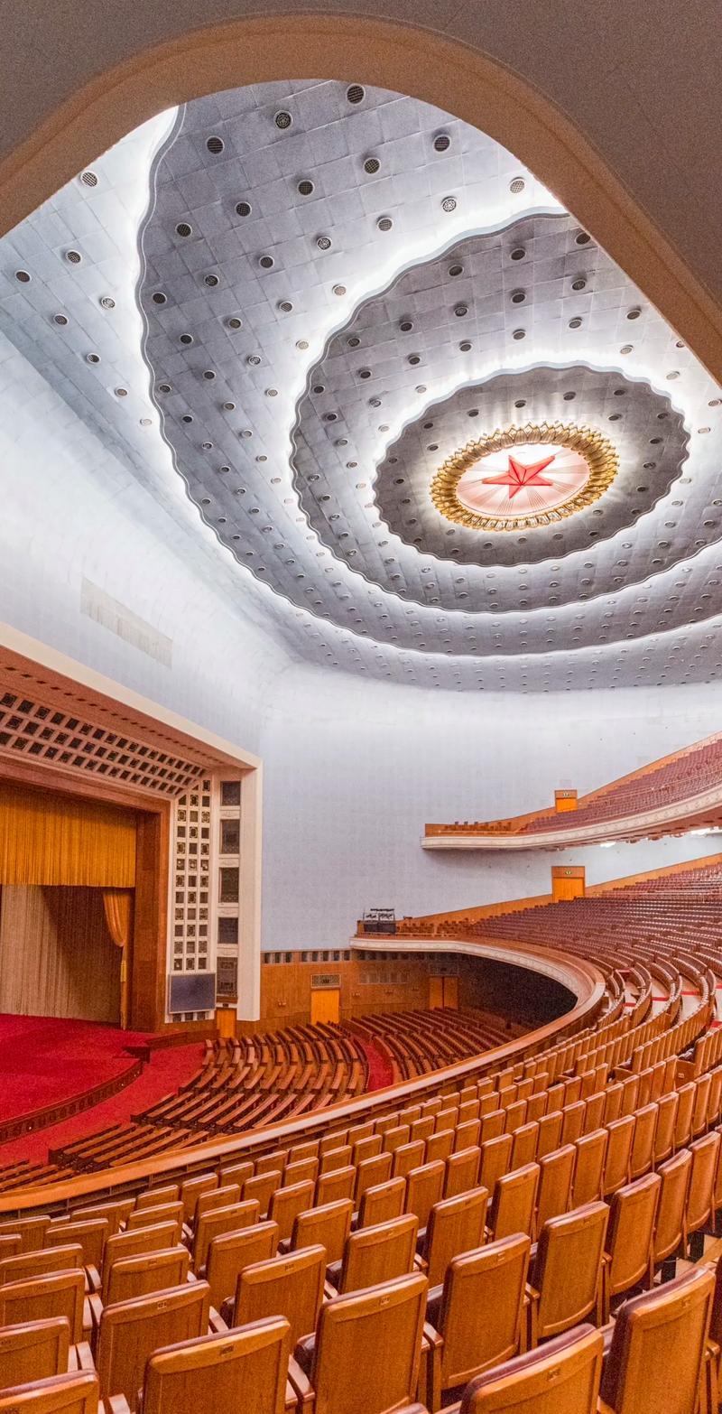 你知道吗，人民大会堂从设计到建成，仅用了10个月，堪称建筑史上的奇迹！在这背后，