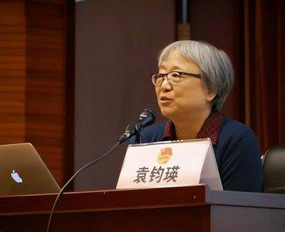 1977年上海“高考状元”袁钧瑛，公派留美拒不回国，可是她在美国深耕40年后，却