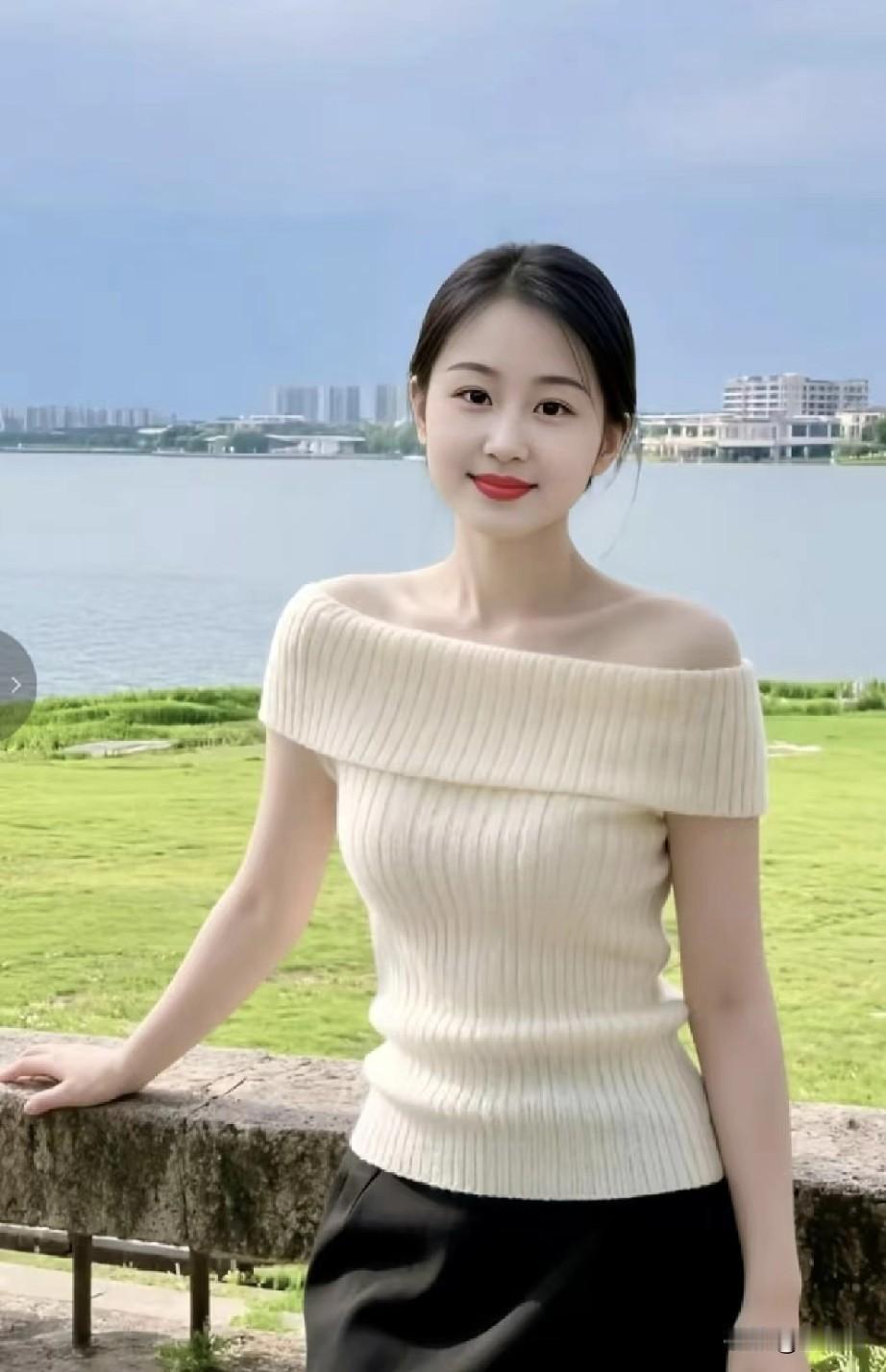 长得真漂亮，不知道关掉美颜素颜会是怎样？