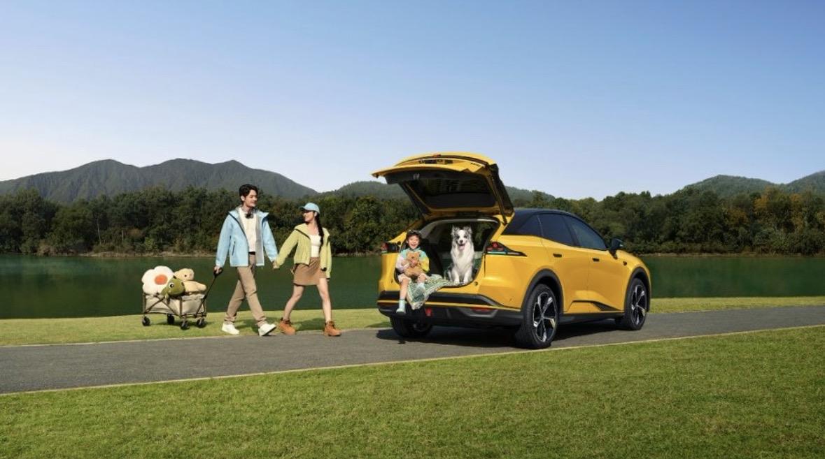 高人预测，2026年下半年将会发生：
1、退休金实现22次连涨，平均涨幅在2%至