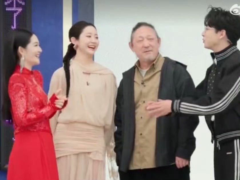 浪姐初见面万千惠第一个出场乘风初见面直播乘风2026惊喜开场拿捏了！万千惠第一个