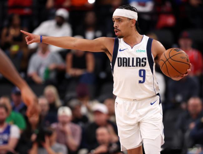 配角闪耀之夜！内姆哈德&琼斯各自砍下28分12月2日讯 NBA常规赛继续开打，掘