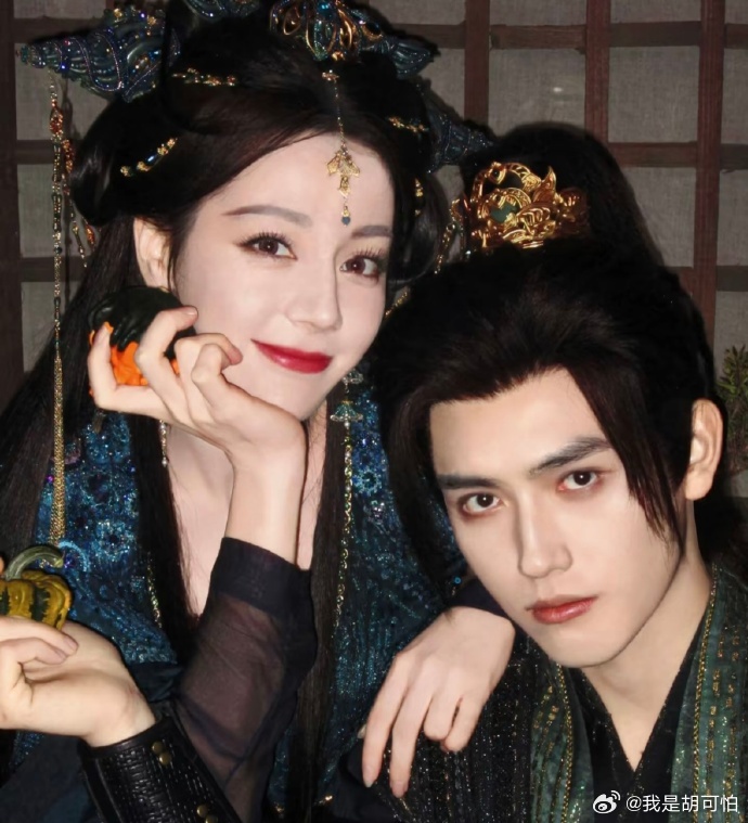 迪丽热巴陈飞宇同框氛围明明很贴角色，一个清冷成熟，一个少年气，刚好对应人设，吐槽