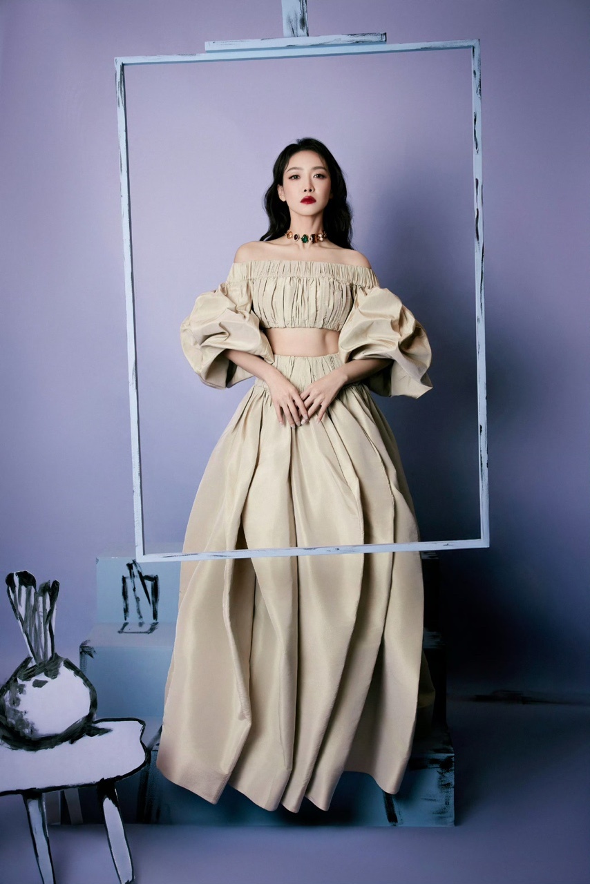 宋茜[超话]VOGUE宋茜造型宋茜复古质感 宋茜复古质感，期待红毯 ​​​