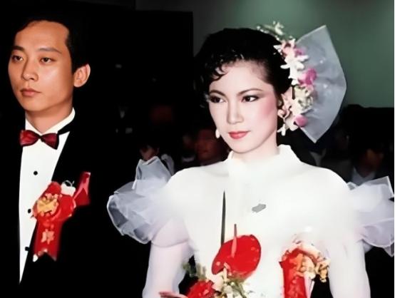 1985年8月25日清晨，山东胶州机场的轰鸣声还没散去，一架轰-5轰炸机突然调转