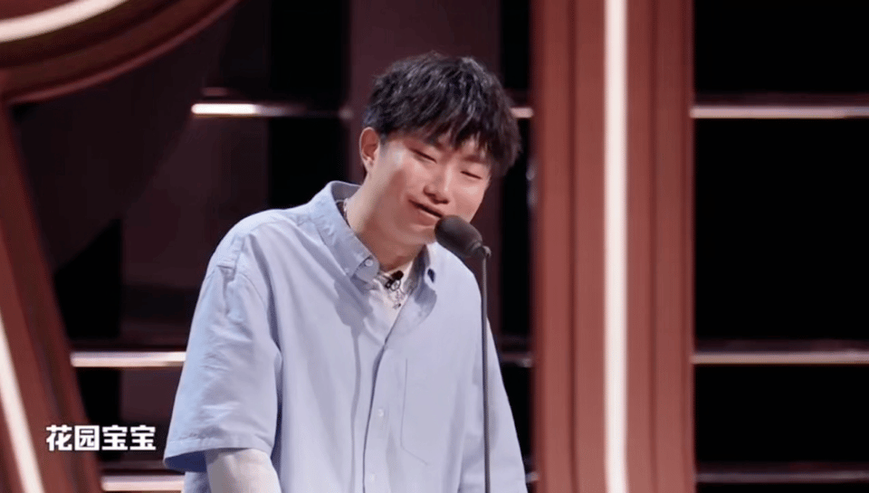 小奇 我不要钱也想diss艾福杰尼 小奇在《主咖》里对艾福杰尼的执念笑死人！直接