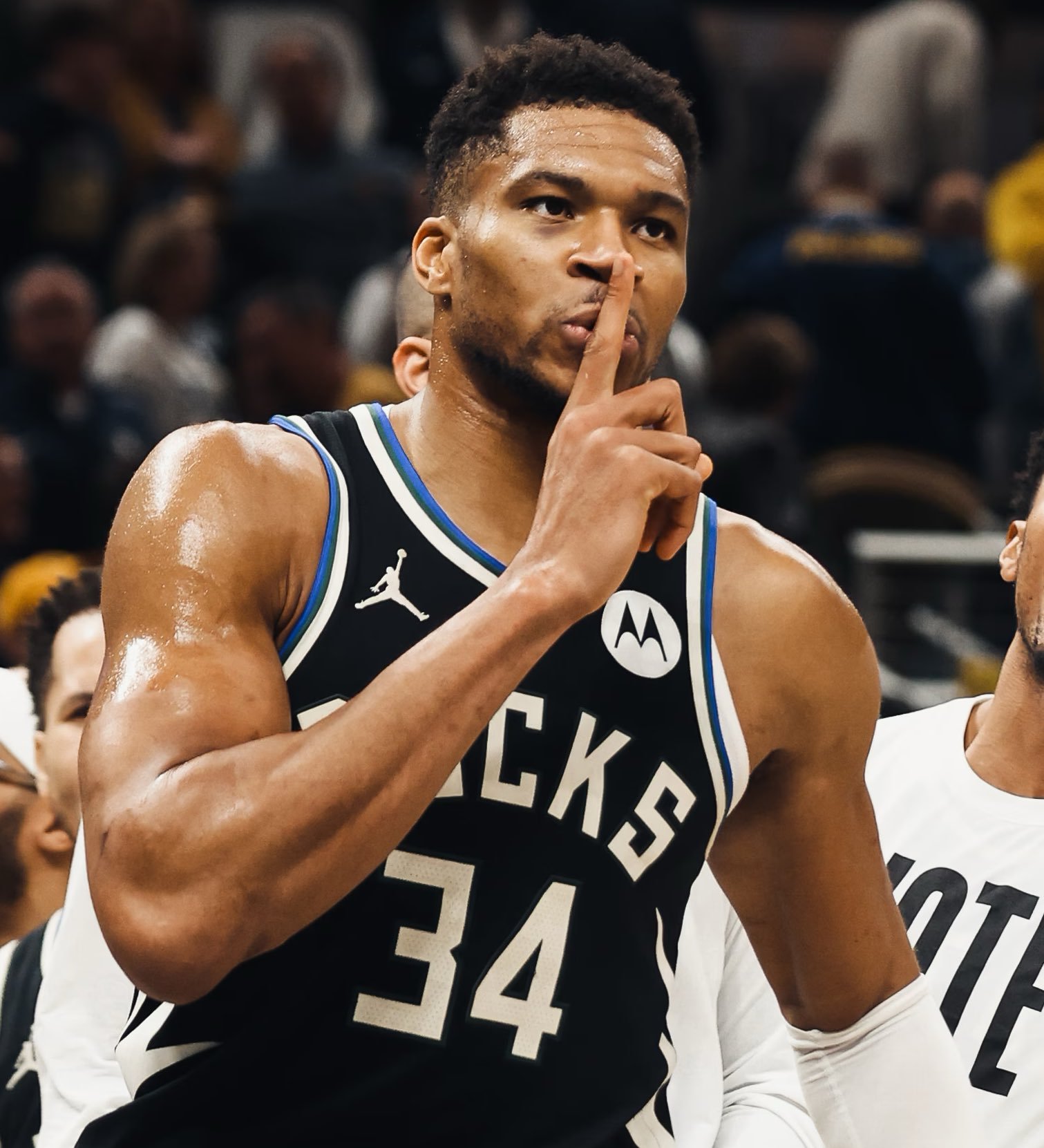 Shater报道称雄鹿从去年夏天就对库名加感兴趣了 勇士愿意放弃2032年前的所