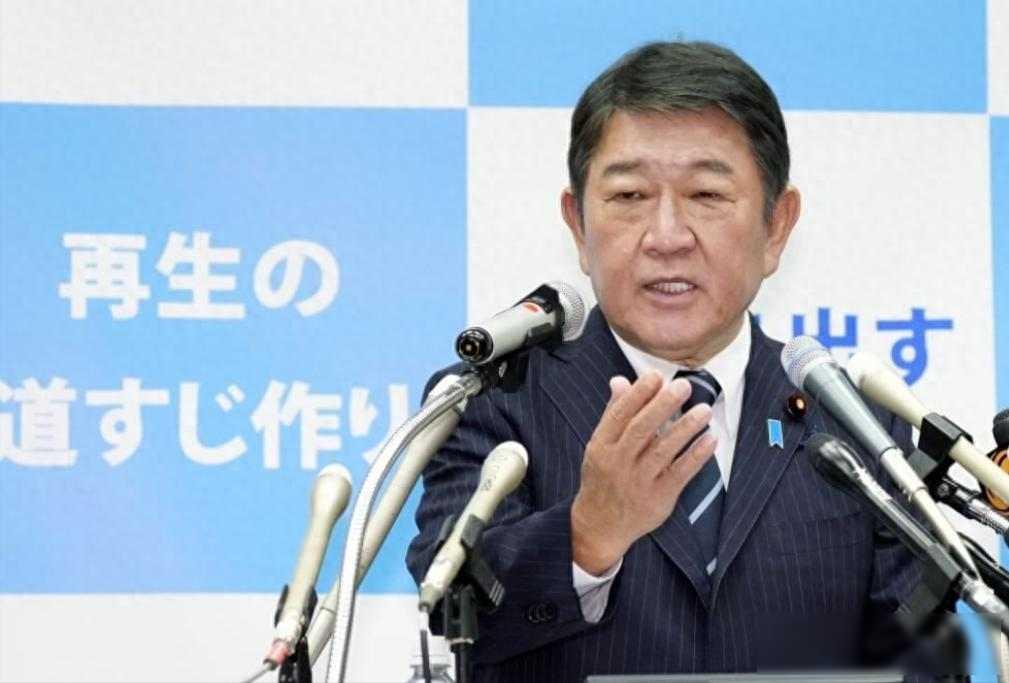 东京玩弄法律，南海仲裁背后，礁石之争谁占便宜？
日本外相最近又在南海问题上插手，