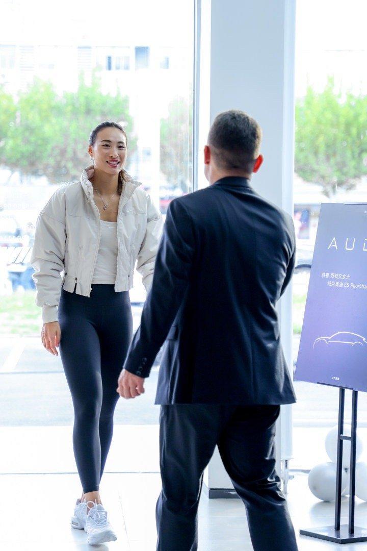 郑钦文的旅行新搭子 从细心选车、试驾，到今日轮毂转动、真正上路——恭喜郑钦文喜提