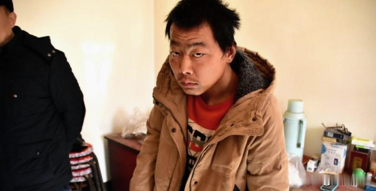 你能信吗？就因为在村里帮隔壁残疾大姐写了几封告状信，一个好好的大老爷们儿，愣是被