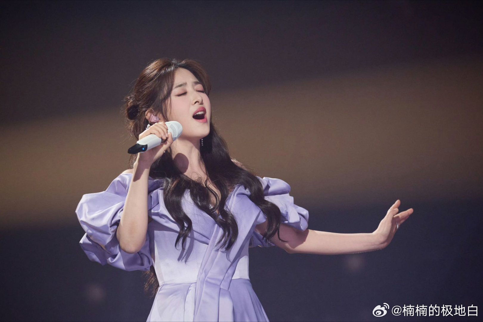 张含韵广州演唱会官宣张含韵归韵巡回演唱会张含韵首次个巡来啦 还记得那个唱着《想唱