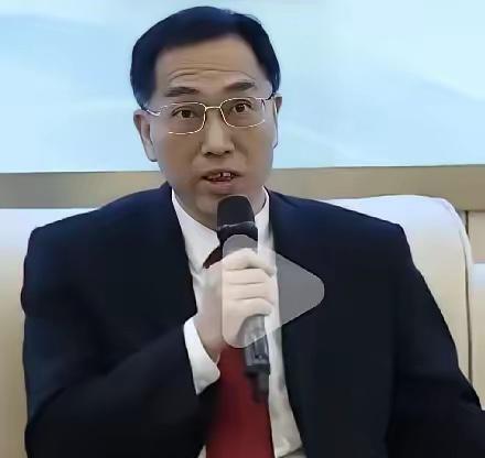 法学界学者陈枫就印度女孩含泪不愿意离开中国，多其家人坚定表达希望定居中国，这事表