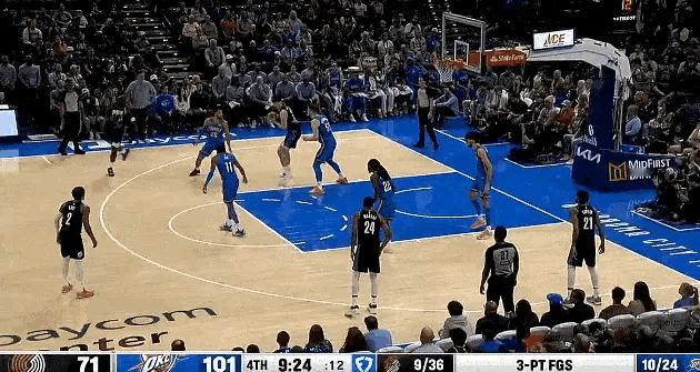 虽然是垃圾时间 没有比分紧迫感但明显感觉 小杨敢打了 更自信更从容不知道是发展联