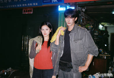 宋威龙张婧仪互关后发合照采访里的小约定终于兑现，剧宣阶段宋威龙张婧仪完成互关，新