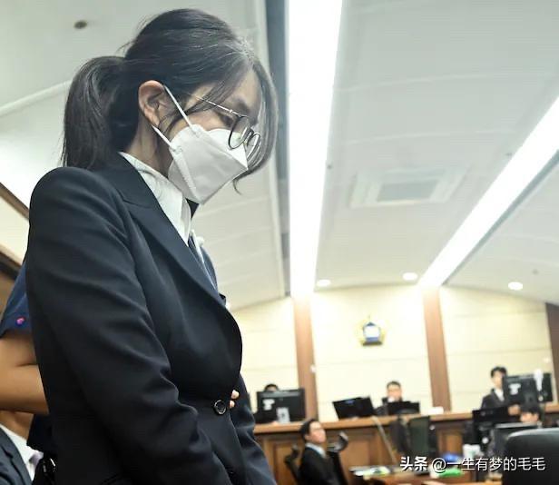 6月23，韩国首尔中央地方法院宣布，批准媒体直播金建希斡旋受贿案26日下午两点一