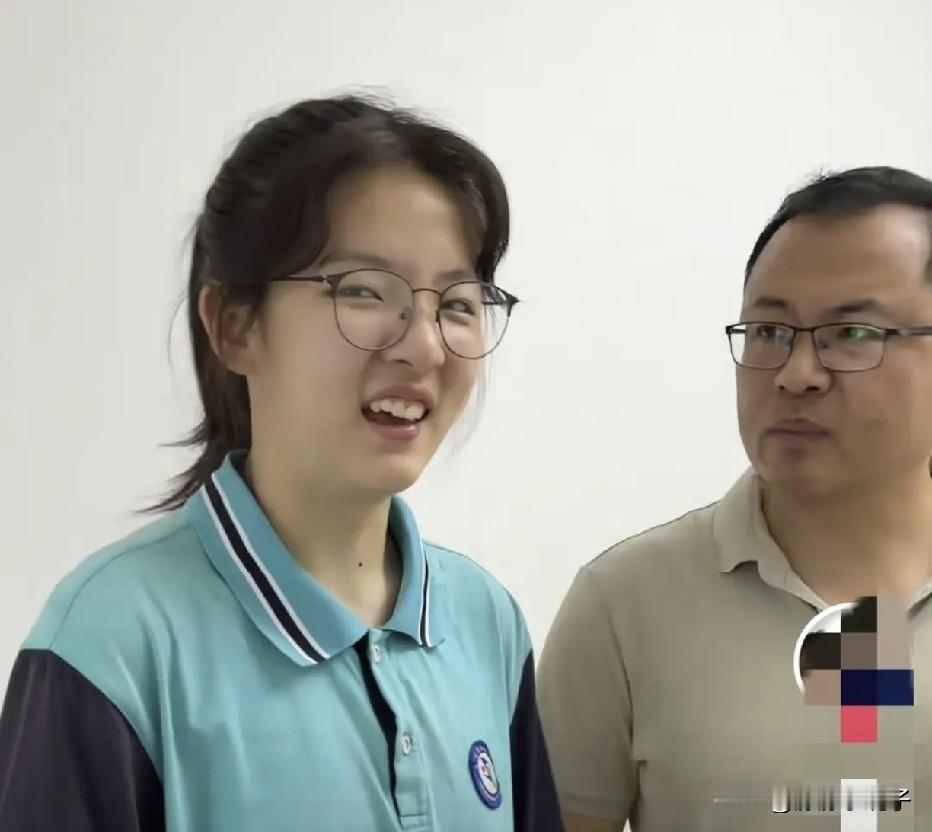 大艺即将上高中，网友好奇王老师到底还跟着吗？

大艺从小到大就盼望着脱离爸爸，有