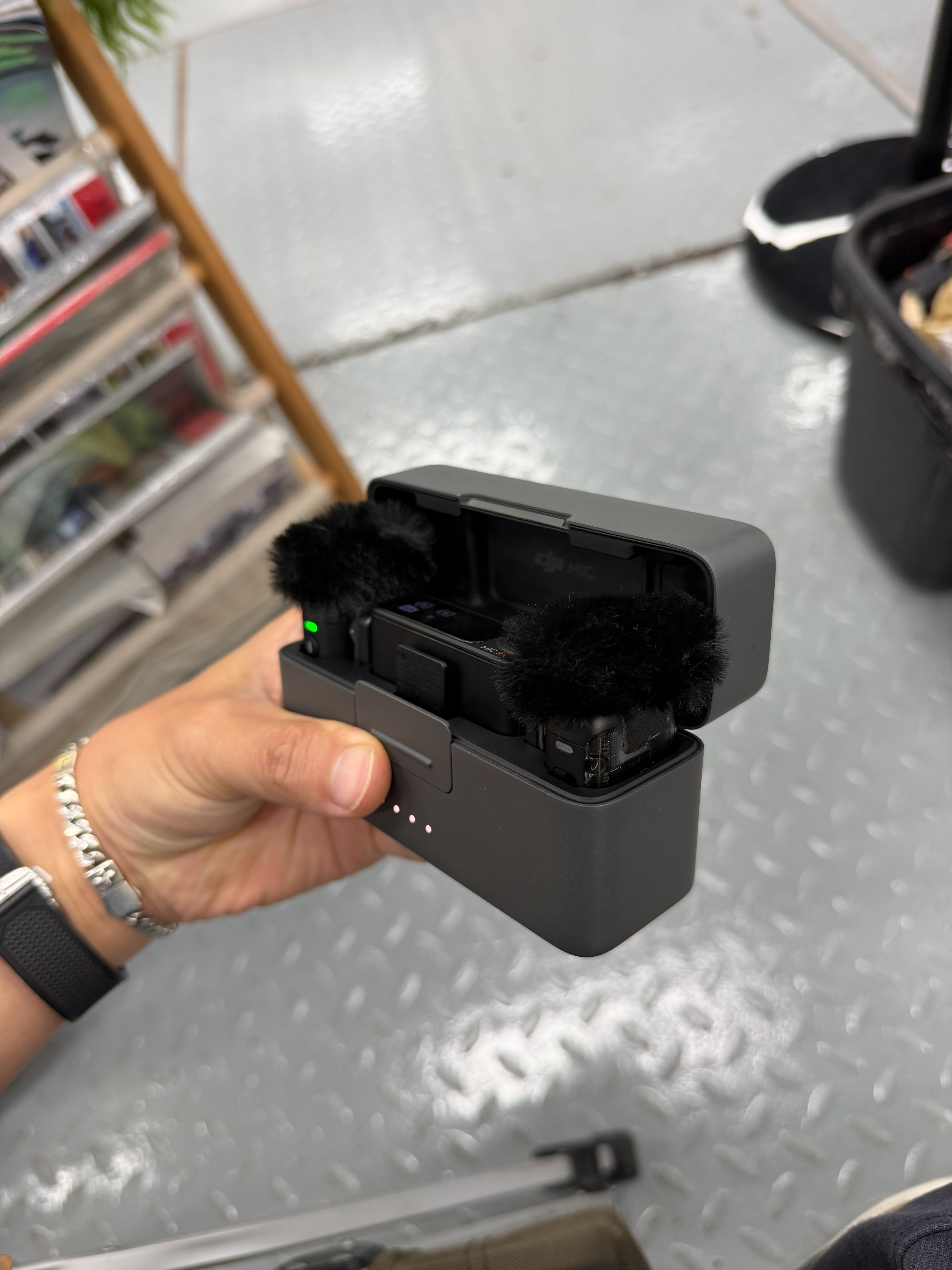 给大疆MIC 买了个副厂防风套，结果盖子合不上了原厂的能合上吗？ 天津·中国天津