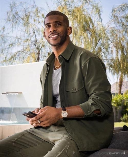 保罗是回家，回快船退役的……结果你们把他裁了？？这是有情有义的人能办出来的事儿吗