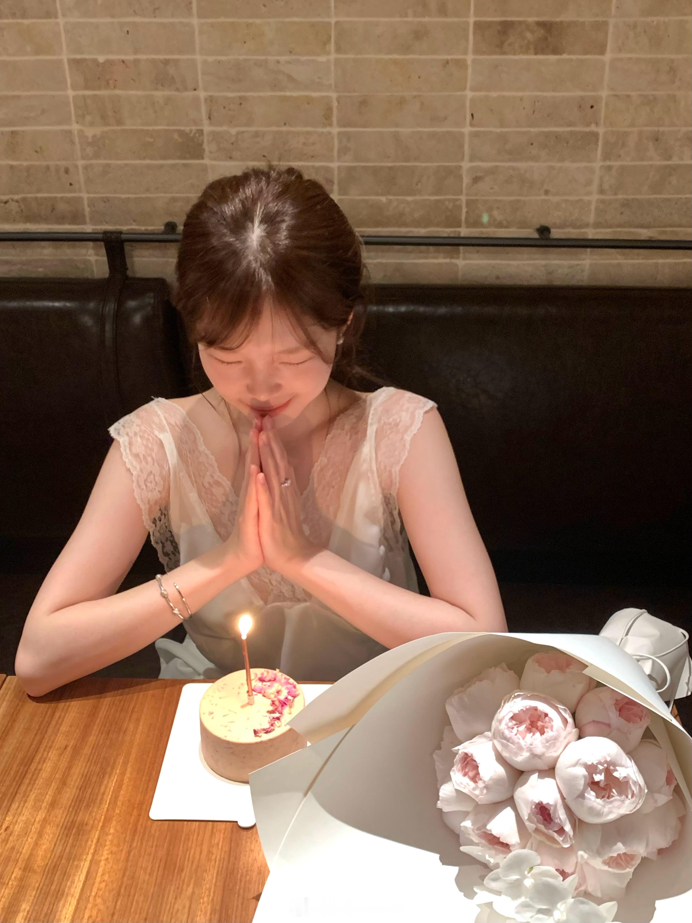 12.23🥂🎂愿我 柔软幸福不胆怯。 