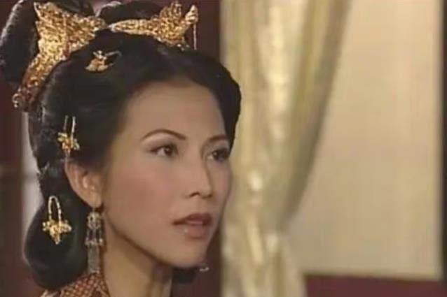 1634年，李自成的大将高杰，趁四下没人，将李自成的媳妇邢夫人拉到暗处，心急火燎