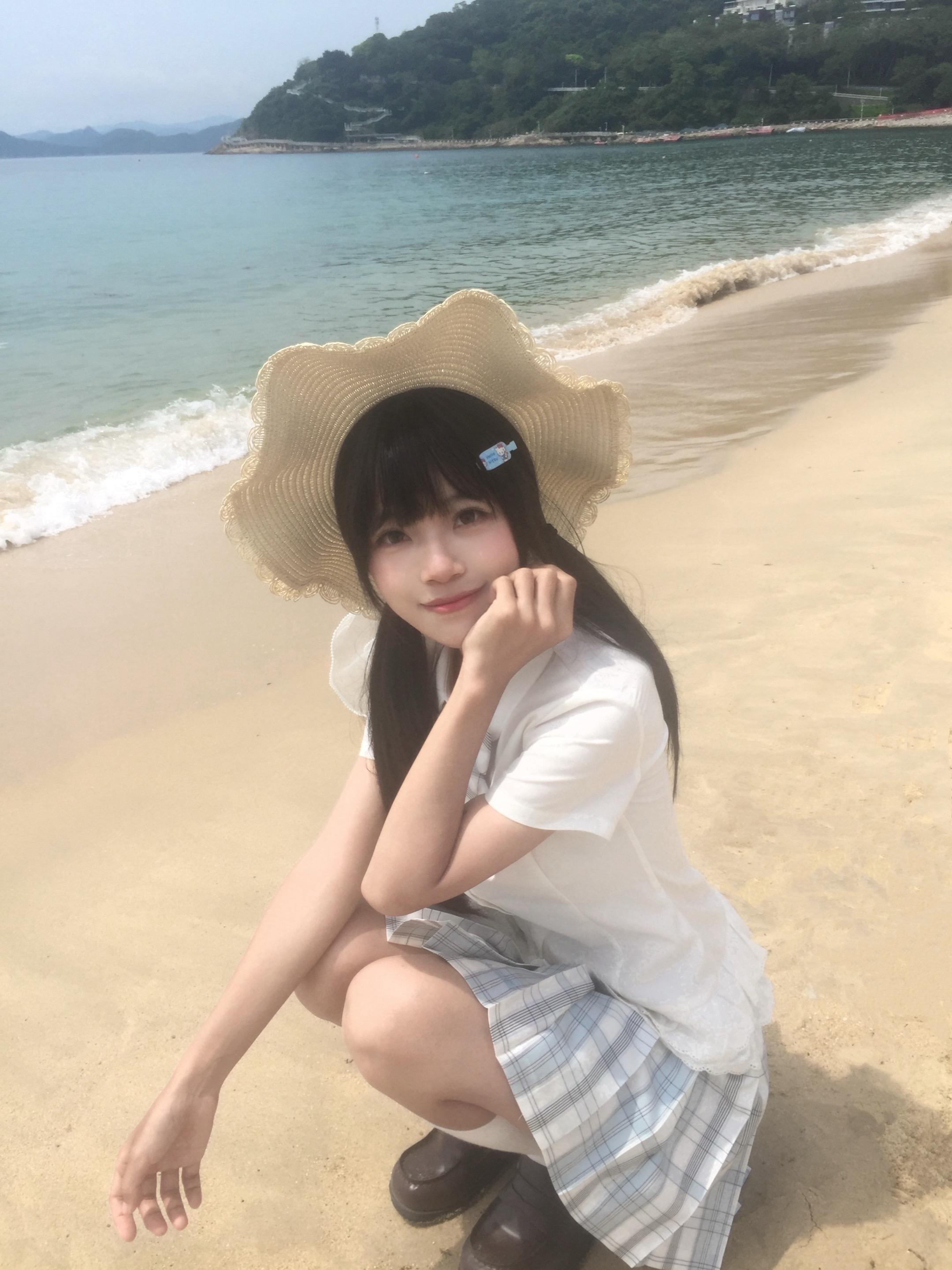 写信告诉我今天 海是什么颜色。