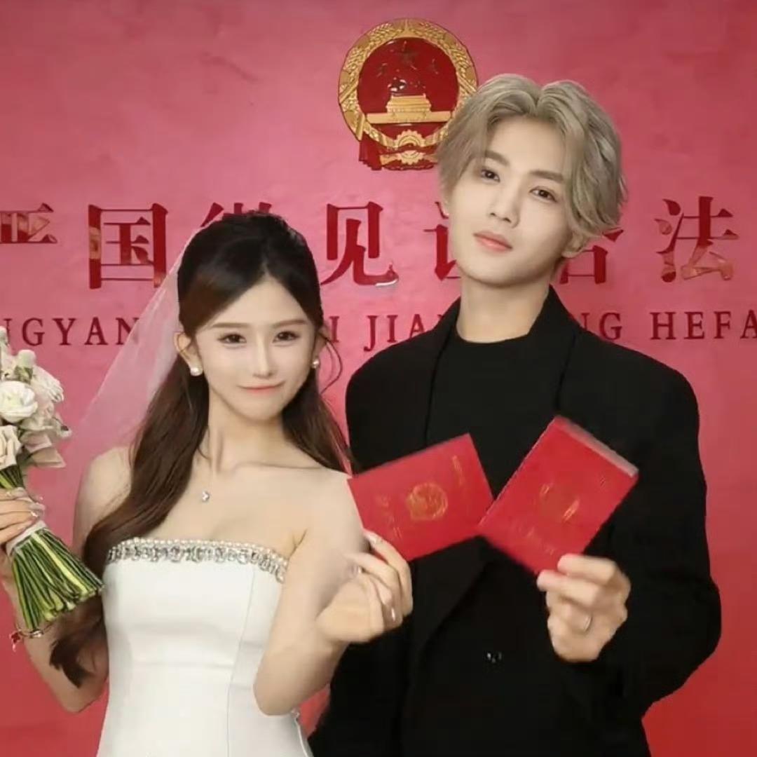 [捂脸][捂脸]我还以为是鹿晗呢！笑不活了！鹿哈领证竟把鹿晗送上热搜？刷到“鹿哈