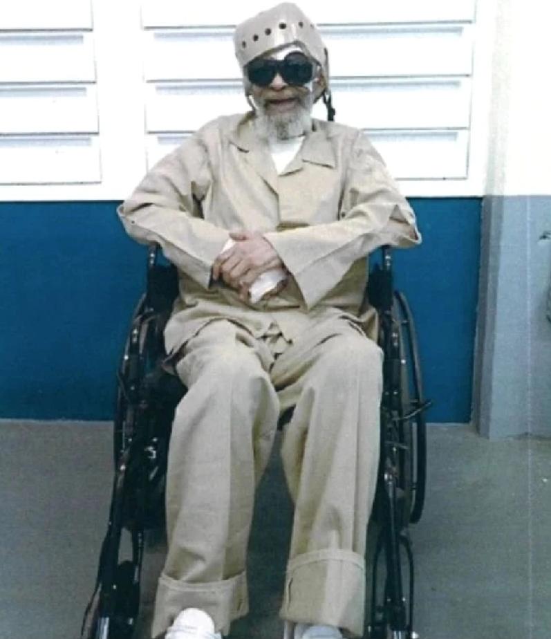 美国75岁老人查尔斯·“桑尼”·伯顿（Charles “Sonny” Burto