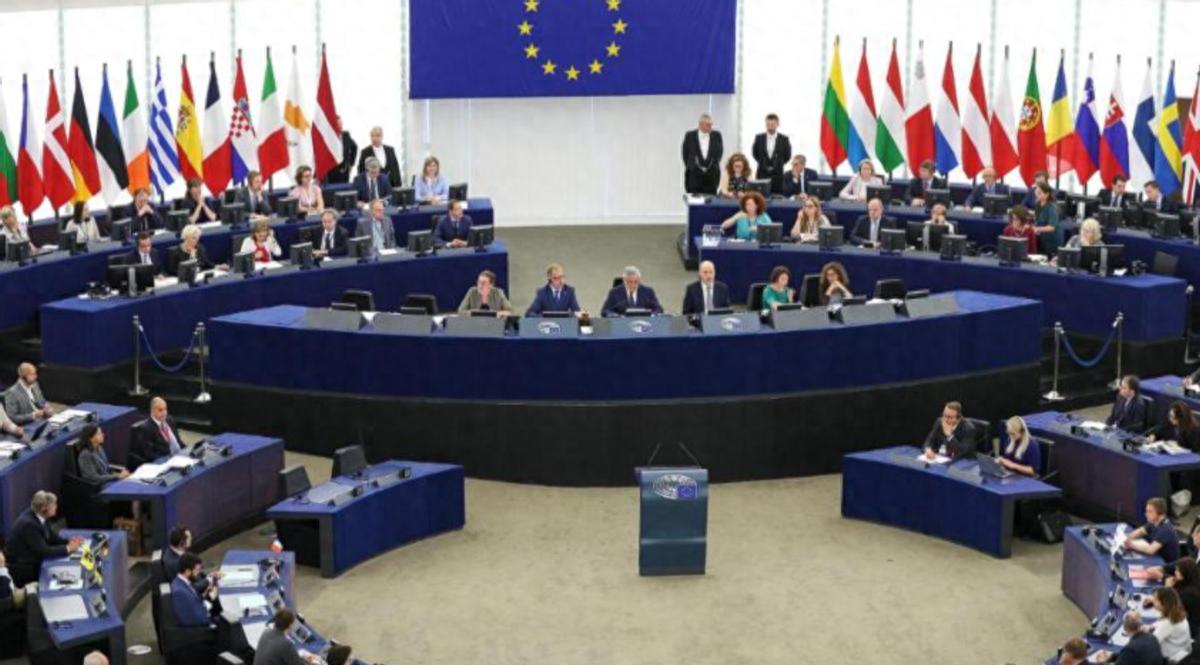 快讯！快讯！
 
荷兰方面突然宣布了暂停部分晶圆供货，据媒体报道已执行。
 
我