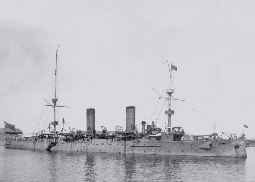 珍贵图像：1911年海圻号巡洋舰在埃及塞得港
1911年5月底，海圻号防护巡洋舰