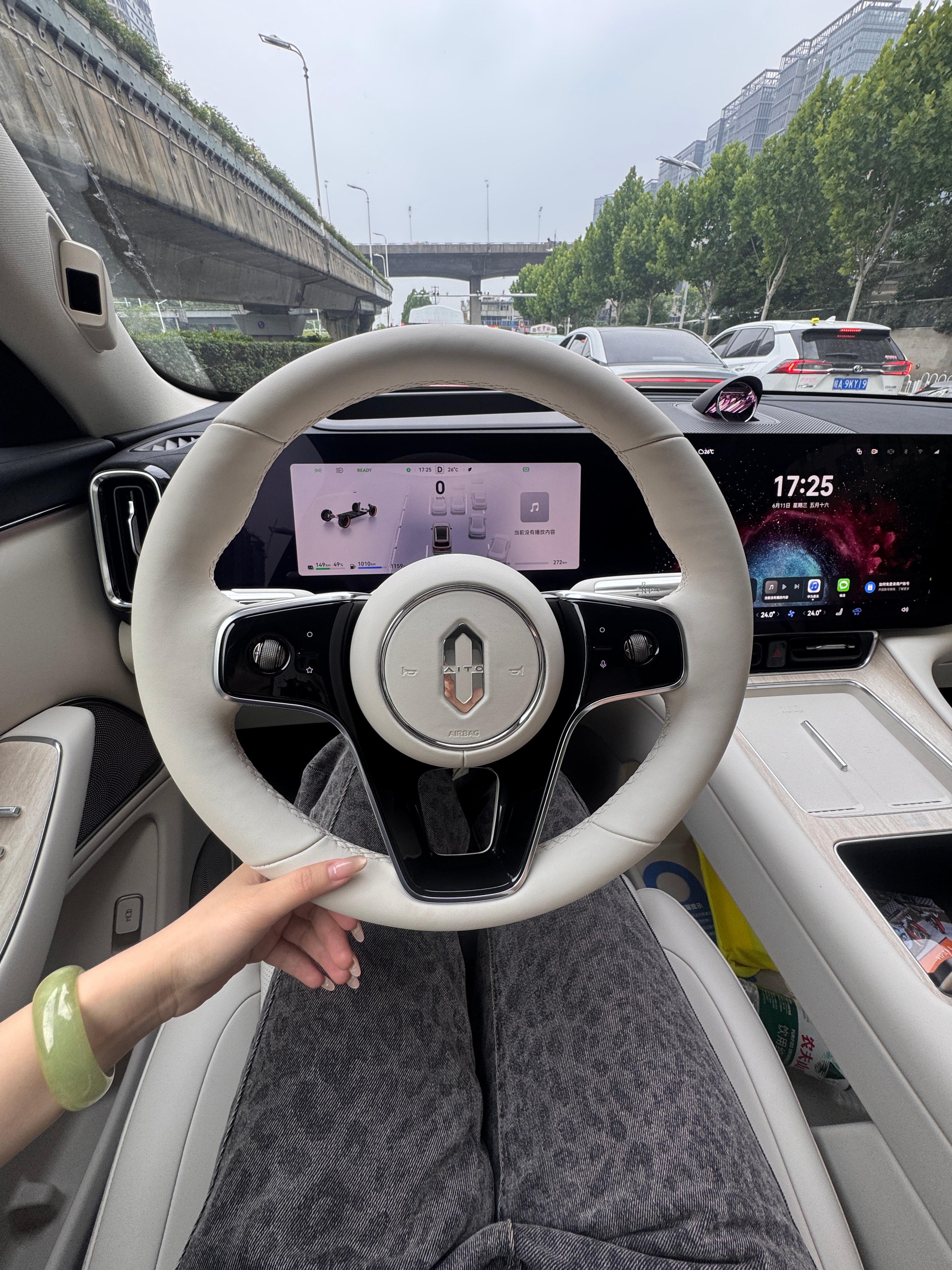 前两天我朋友追尾了别人的车🚗赔了不少钱！我感叹还得是智驾辅助齐全的车更能日常省
