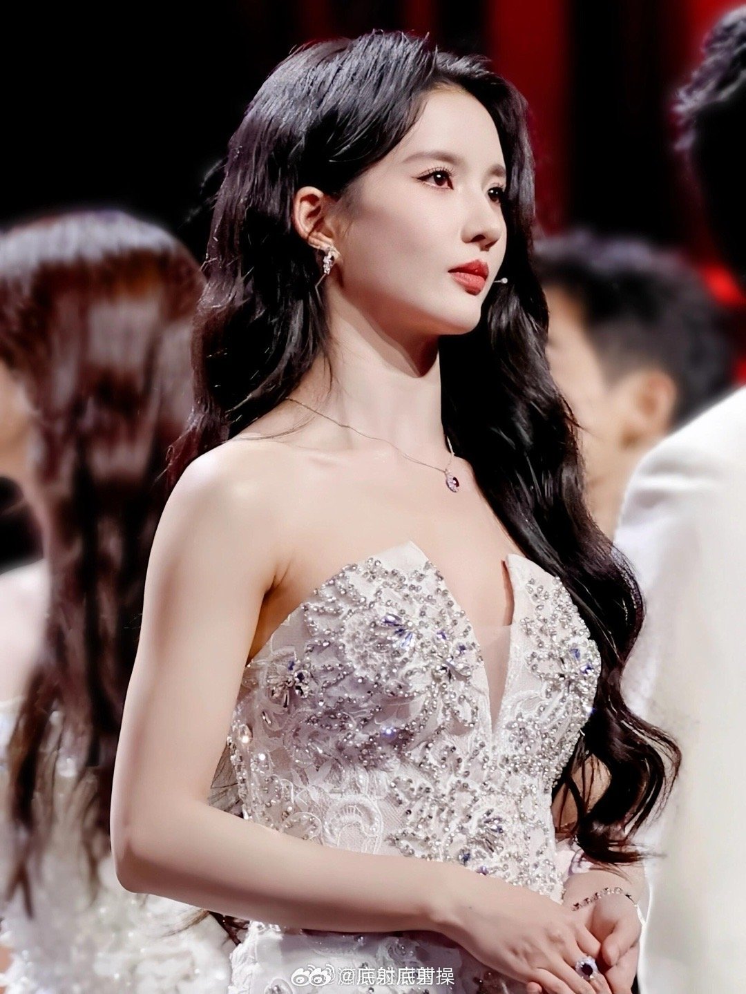 刘些宁真的可以说是极品了