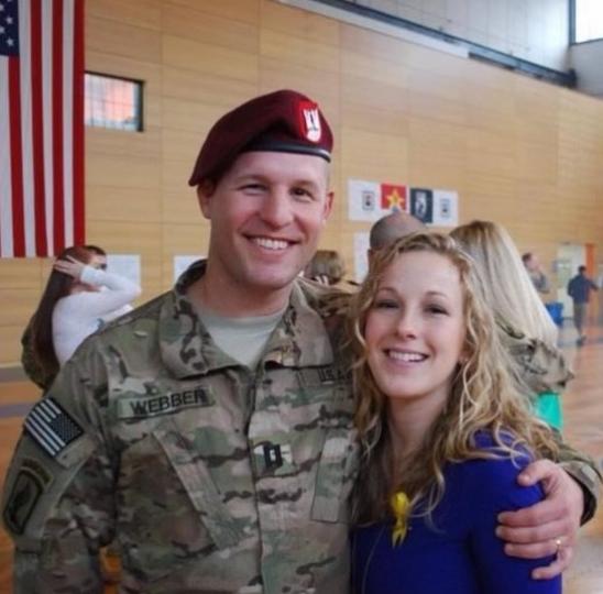 图文：美西点军校毕业生、前陆军上尉韦伯放弃70万美元年薪为乌克兰作战牺牲

据 