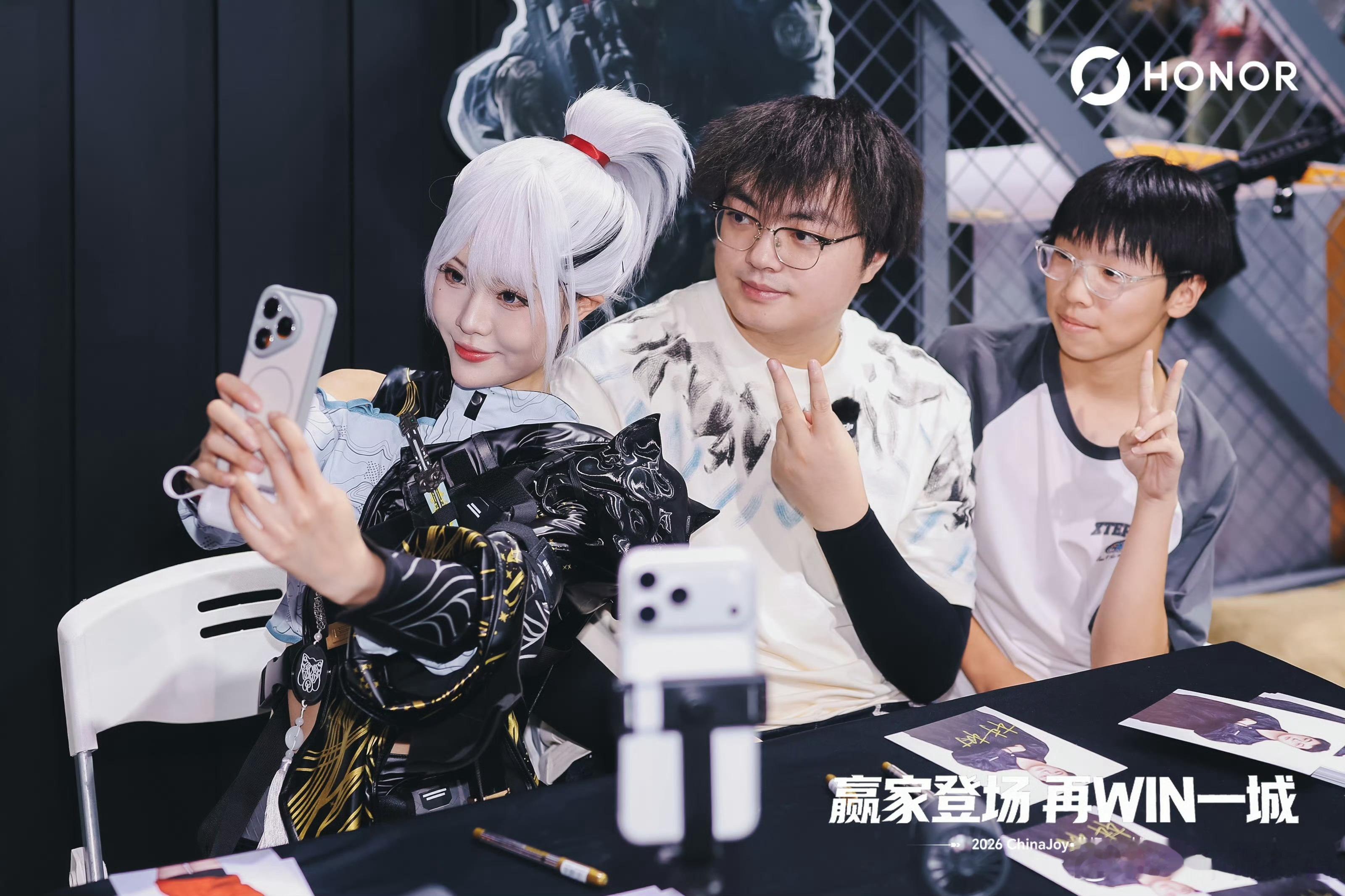 2026ChinaJoy要说本届CJ最会整活的展台，荣耀WIN城绝对榜上有名！8
