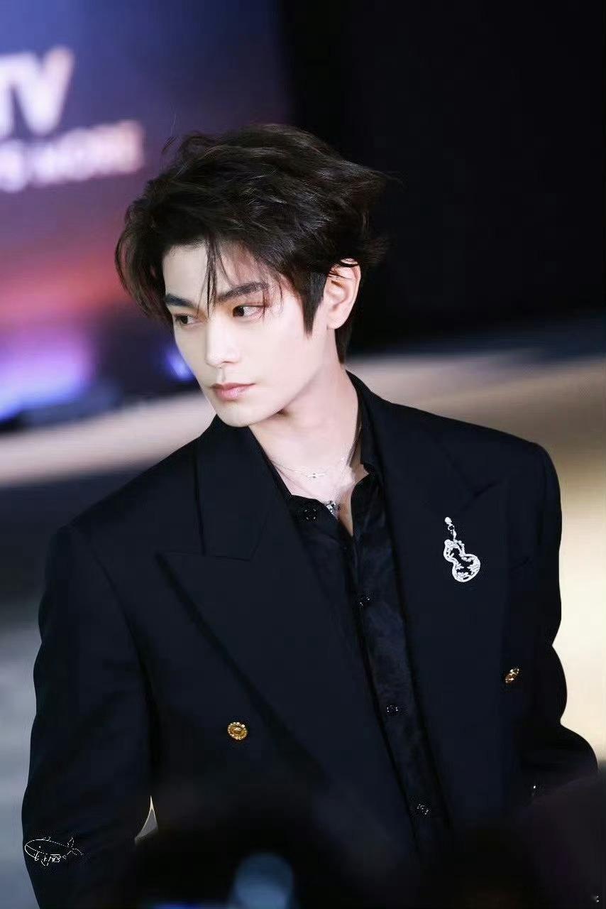 丁禹兮泰国WeTV活动生图丁禹兮WeTV活动压轴出场丁禹兮WeTV活动压轴出场，