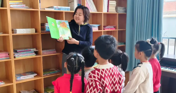 书香润童心，阅读伴成长