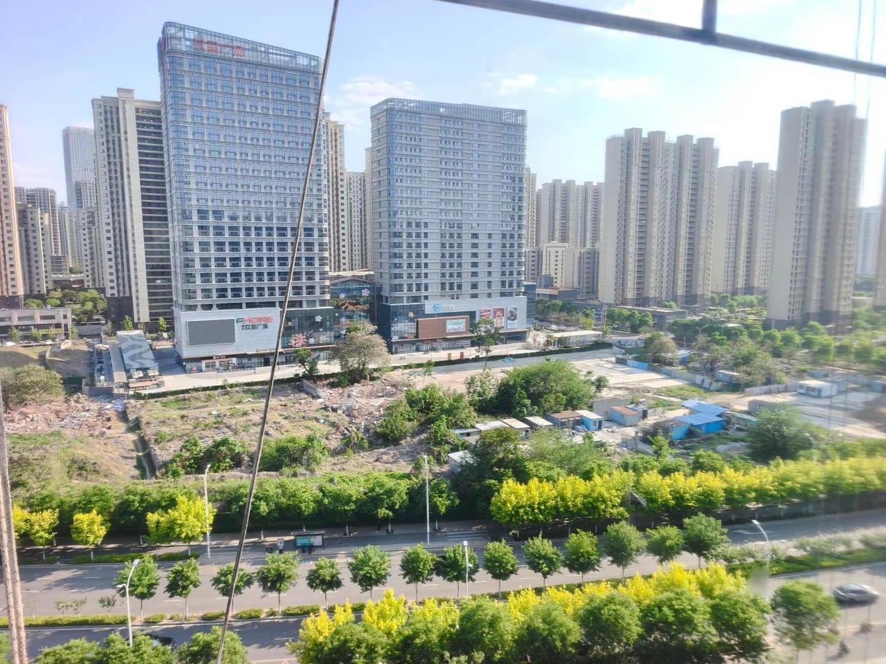 长岭山绿地公园何时建？昨天在银丰玖玺城七期173平实体样板间往南一看，前排视野采