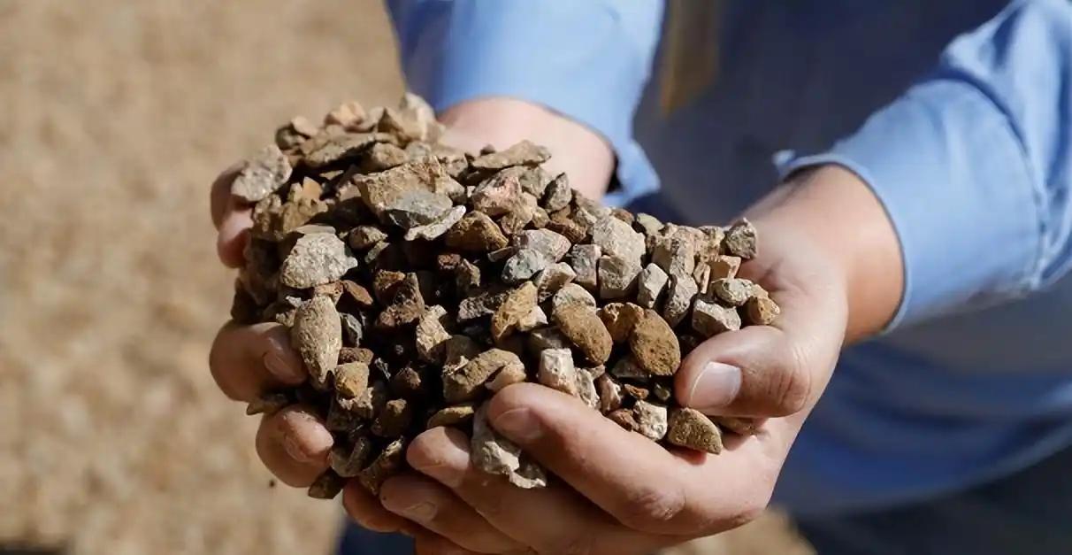 【中美元首会面刚结束，G7就要签署稀土产业联盟协议，剑指中国，美国早就着手准备】