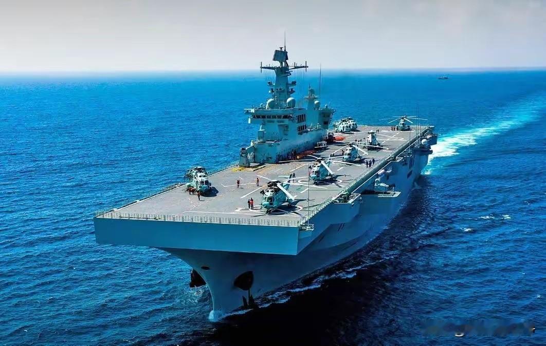 就在路透社疯狂炒作中国100艘战舰正在集结的消息同时。
还有一条消息也引起了西方