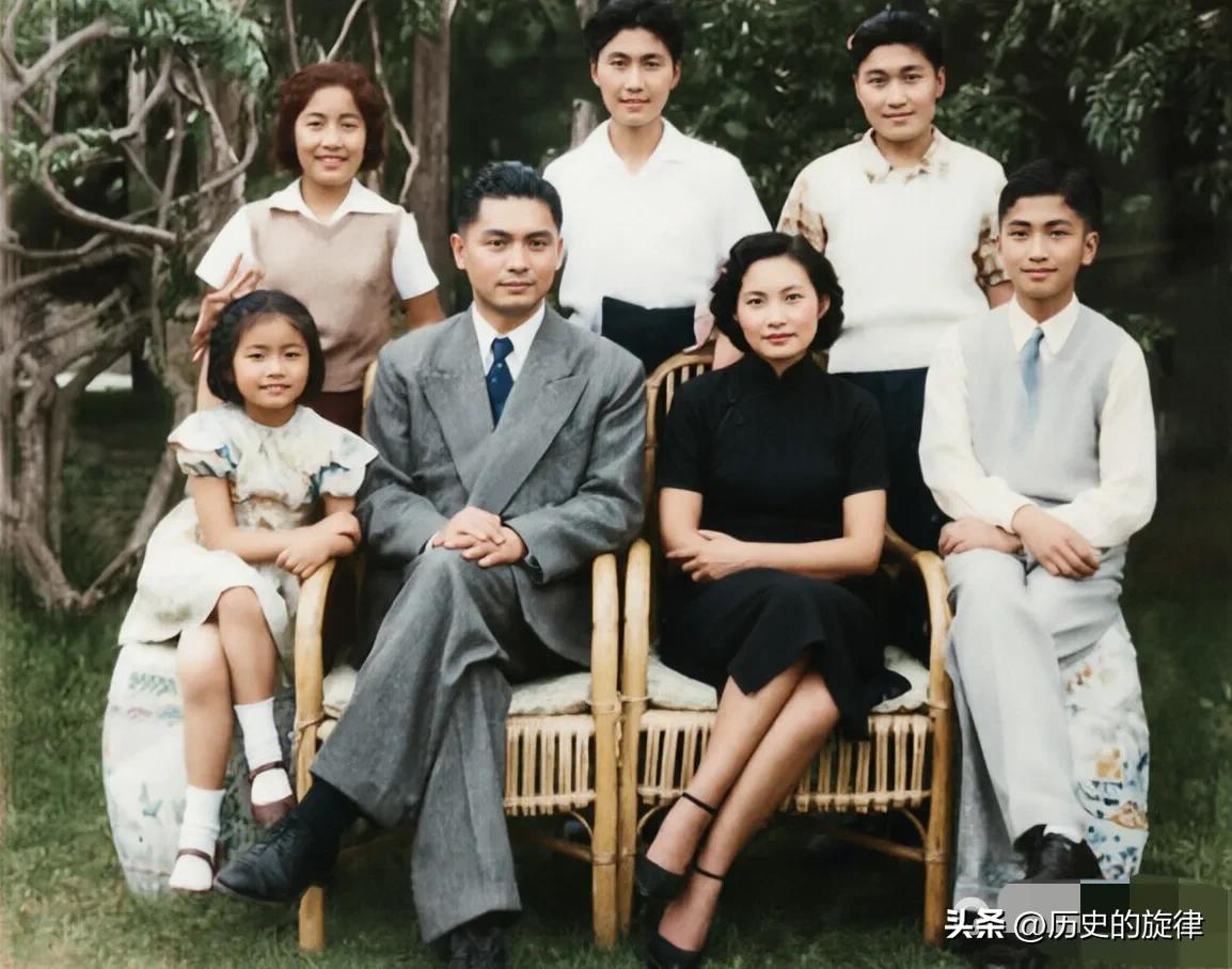 ：公认的“红色资本家”，1993年当选中华人民共和国副主席，属于副国级职务。
​