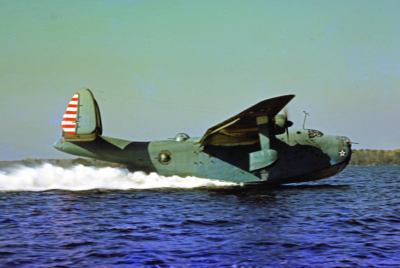 比较有意思的照片，搭载伞兵的水上飞机——1943年，一架搭载伞兵的美制马丁“水手