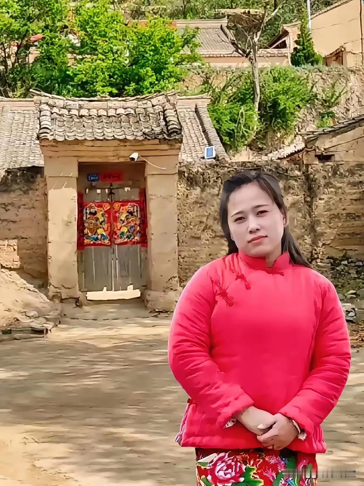 《寡妇吟》

寡妇冬日被难暖

生活艰难无人管

无牵无挂到处串

一人吃饱全家