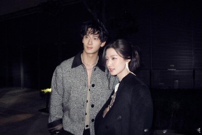 卢昱晓艾米合照卢昱晓晒和宋雨琦艾米合照 ​​​卢昱晓晒合照甜度超标！和宋雨琦、艾