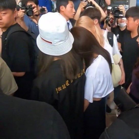 jenlisa是一种感觉💛💙 