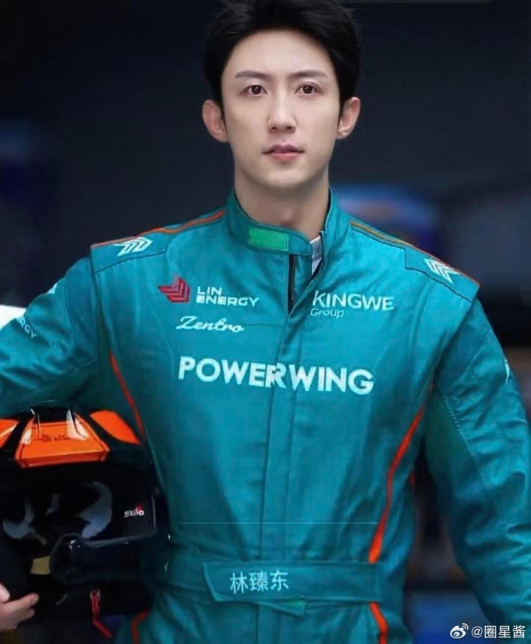 黄景瑜开车切换林臻东人格黄景瑜反打方向那一下就简简单单一个反打方向，黄景瑜直接无