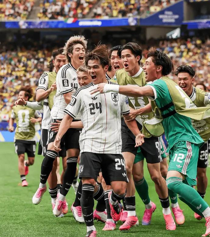 看完世界杯日本 VS 巴西，日本惜败巴西2-1：一场读秒绝杀，撕开亚洲足球的天花