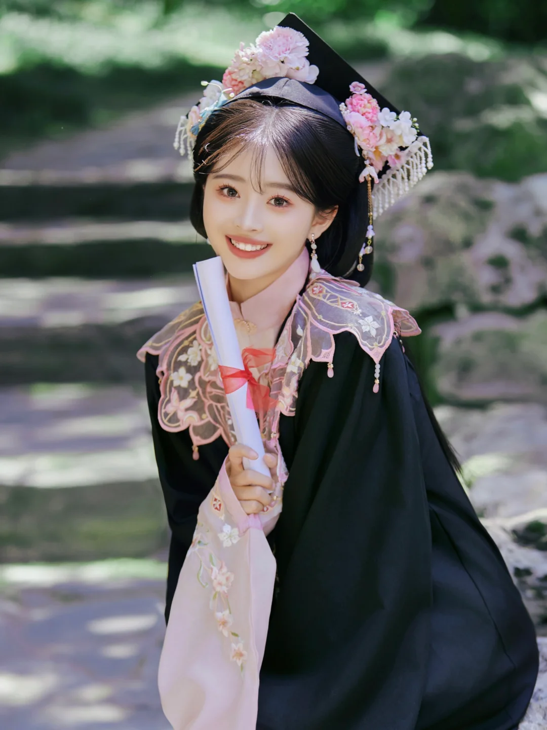 国风毕业照🎓云肩学士服更适合中国宝宝体质