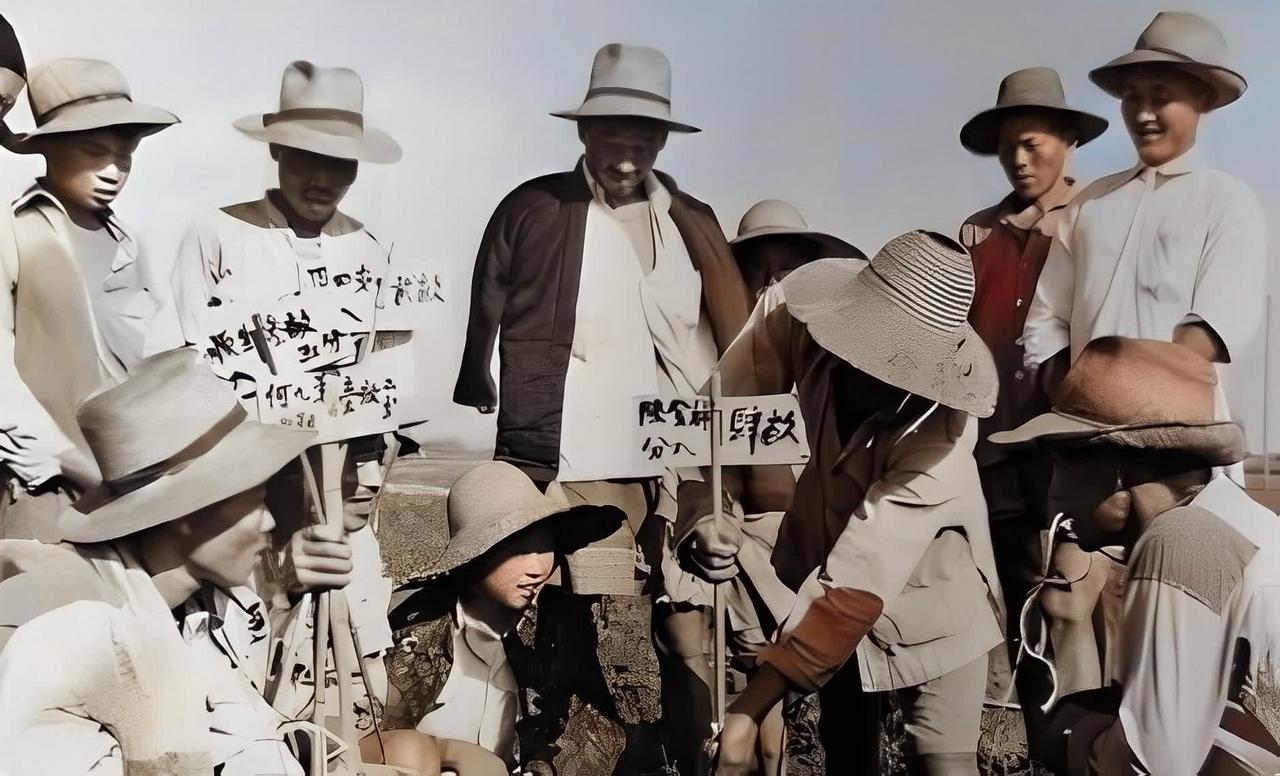 1947年秋天，扬州月塘乡，一段惊险得让人倒吸冷气的事悄悄发生了，乡里的大地主郭