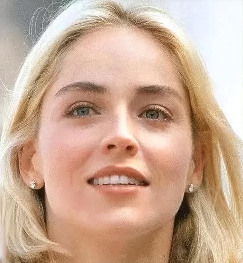 “汶川地震是中国人的报应！”2008年汶川地震时，好莱坞女星莎朗·斯通说了句“这