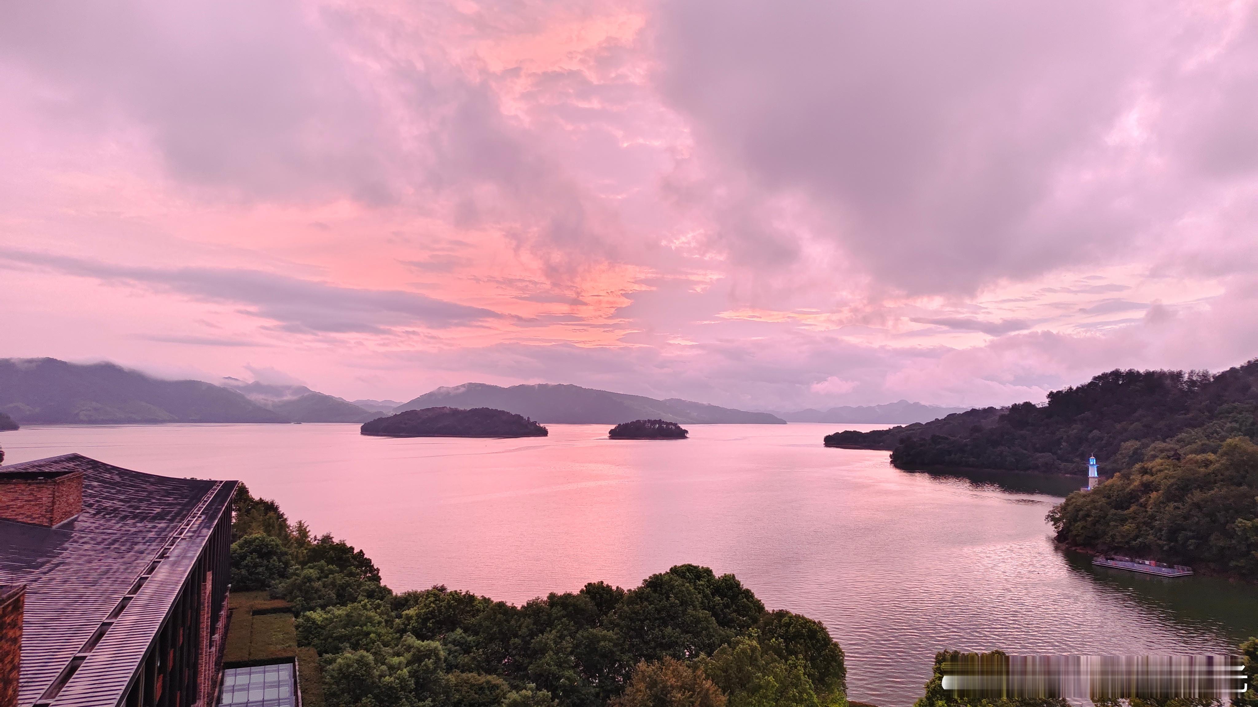 雨过天晴，夕阳无限美。  ​​​