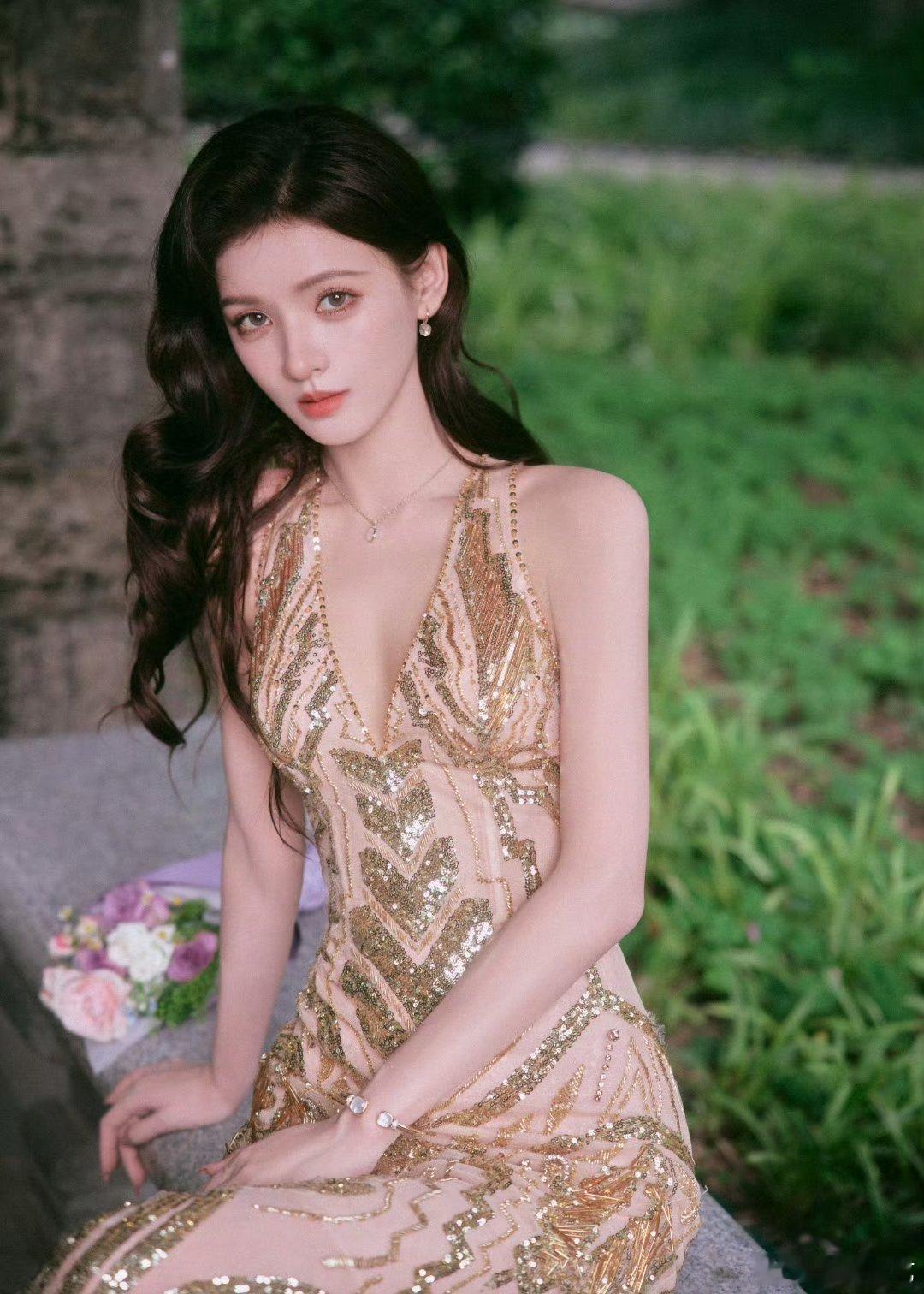 张予曦收拾收拾准备升咖 《深情眼》让更多人看到她的演技，而她的努力早藏在“自己给
